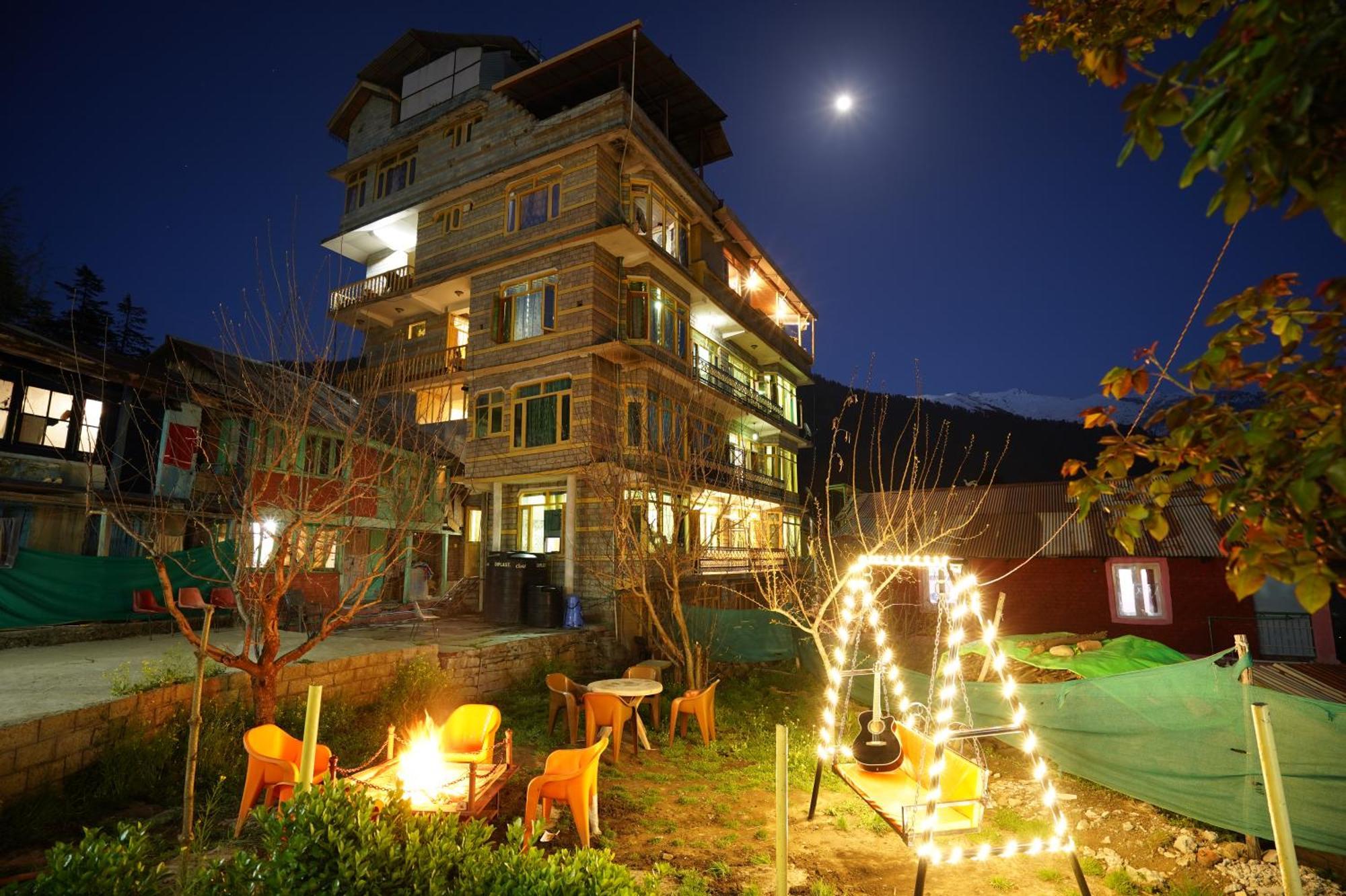 Woods Villa Cottages Manali - 1,2,3,4 Cottages & Villas Available In Manali With Scenic Mountain View מראה חיצוני תמונה