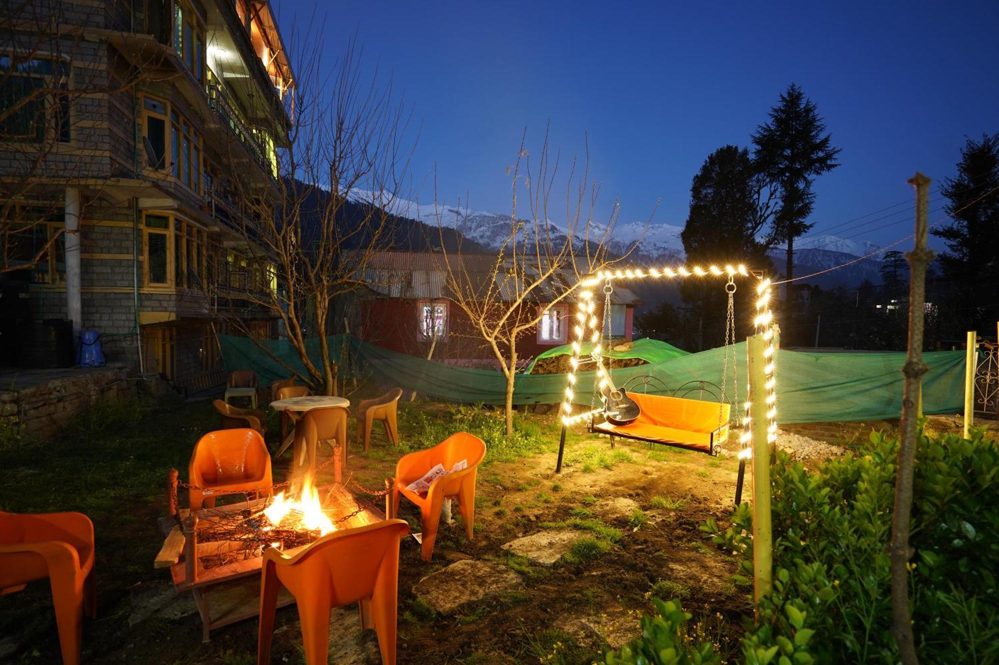 Woods Villa Cottages Manali - 1,2,3,4 Cottages & Villas Available In Manali With Scenic Mountain View מראה חיצוני תמונה