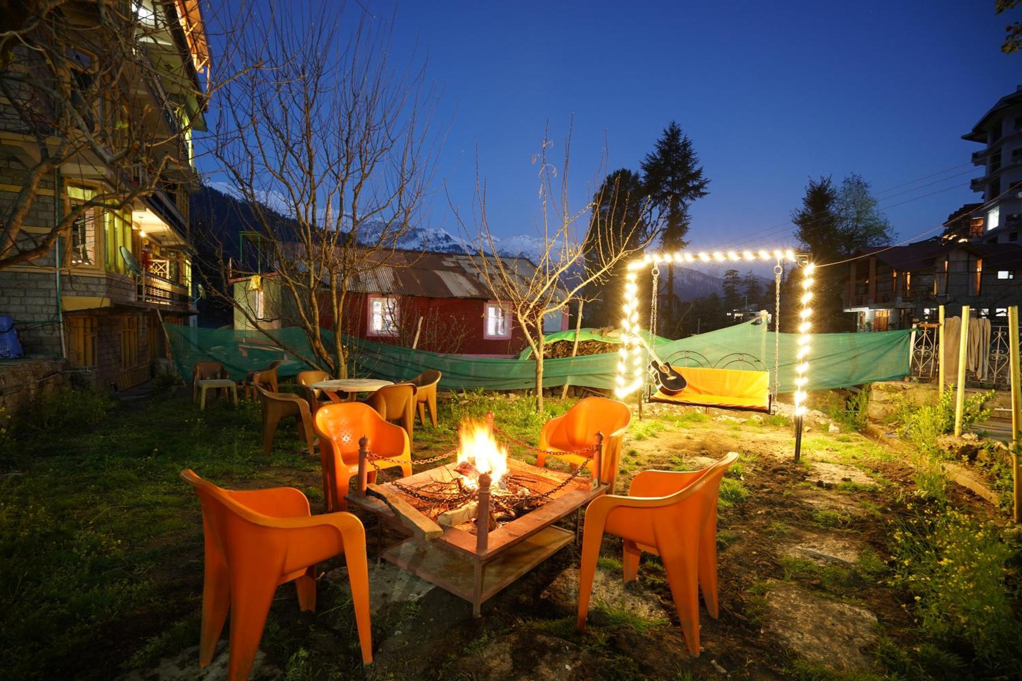 Woods Villa Cottages Manali - 1,2,3,4 Cottages & Villas Available In Manali With Scenic Mountain View מראה חיצוני תמונה